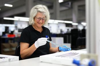 Mitarbeiterin Endprüfung