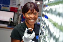 Mitarbeiterin Endprüfung